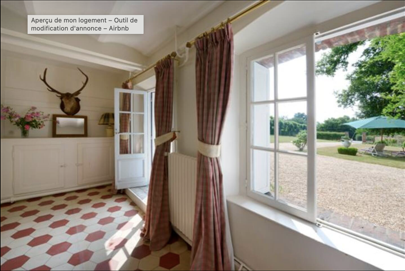 Entrée extérieur salon cheminée