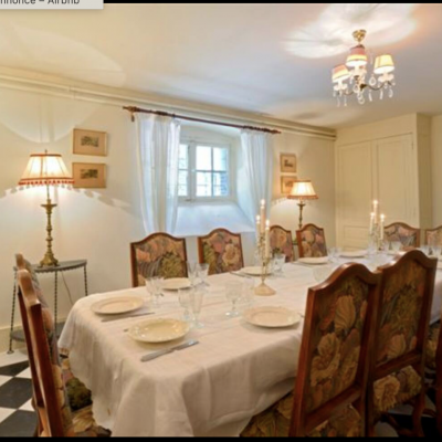 Salle à manger pour 14 personnes